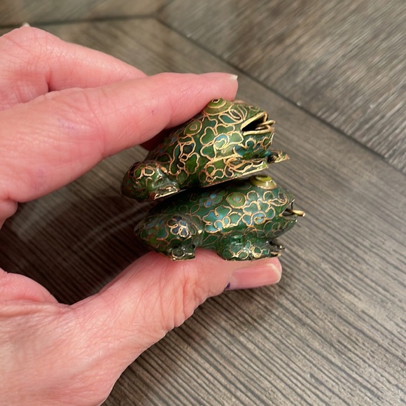 Pair of Vintage Green Cloisonné Frogs - Picture 9 of 16